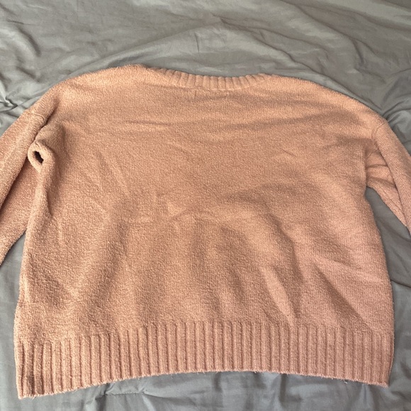 Hollister sweater - Picture 2 of 2